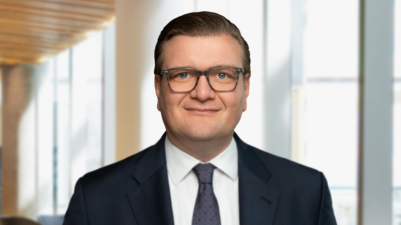 Headshot of Dennis Froneberg